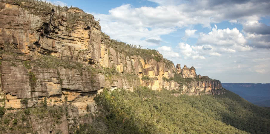 majestic view of the blue mountains