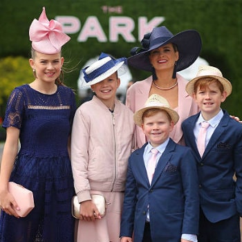 Photo of a family at Emirate Stakes Day
